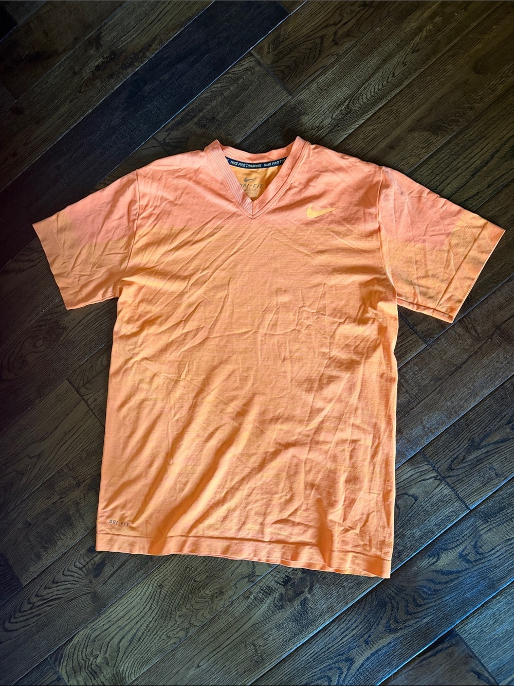 NIKE DRY- FIT Men’s V-Neck Performance Shirt - Size XL